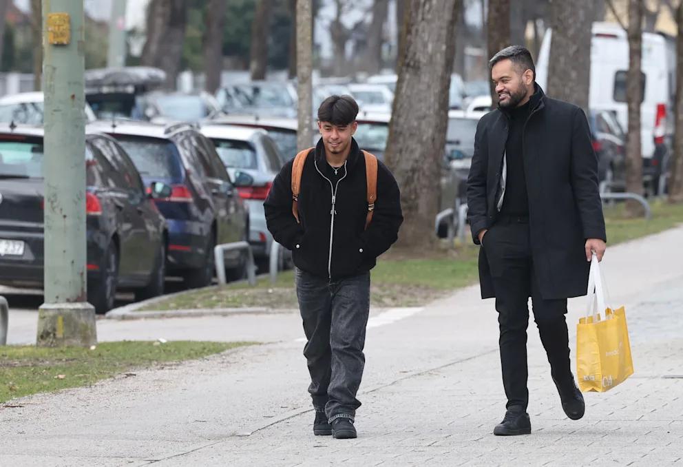 图片报：拜仁即将续约青训卡多佐，其经纪人已抵达拜仁总部