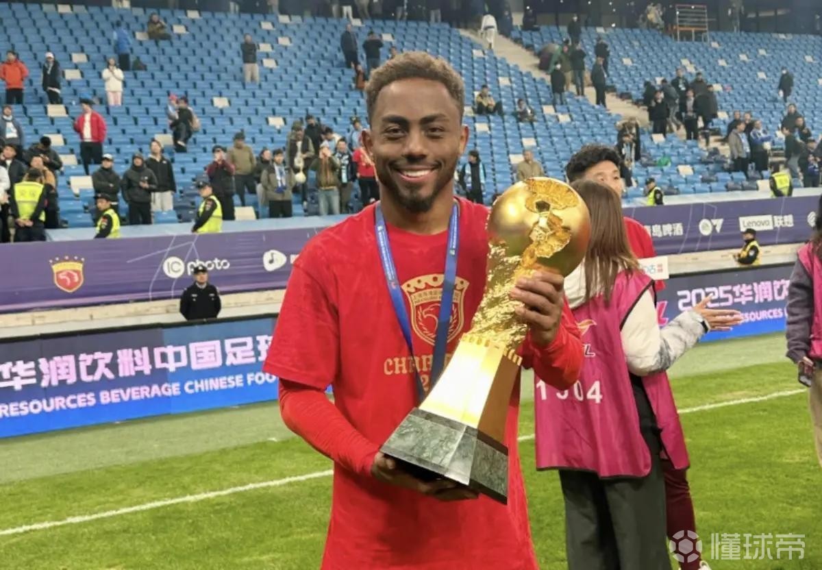 东体：不止一家中超队有意加布里埃尔，海港谈判冷静只花60万