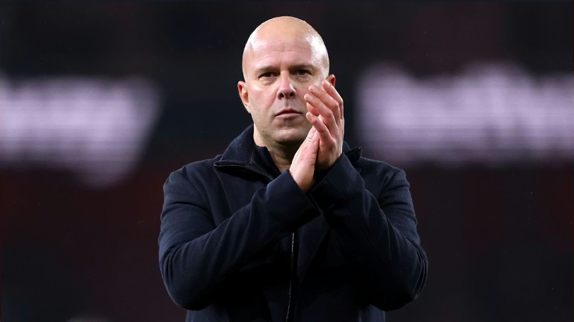 斯洛特帅位悬了：输狼队引爆众怒，球迷高喊“下课”