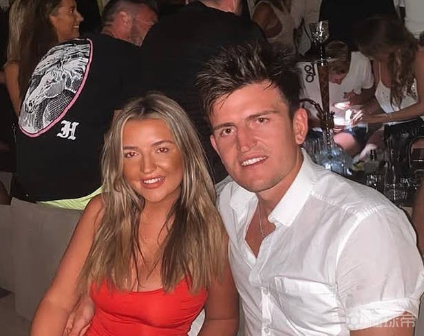 邮报：马奎尔希腊案第5次重审开庭，他无需出席且可出战纽卡