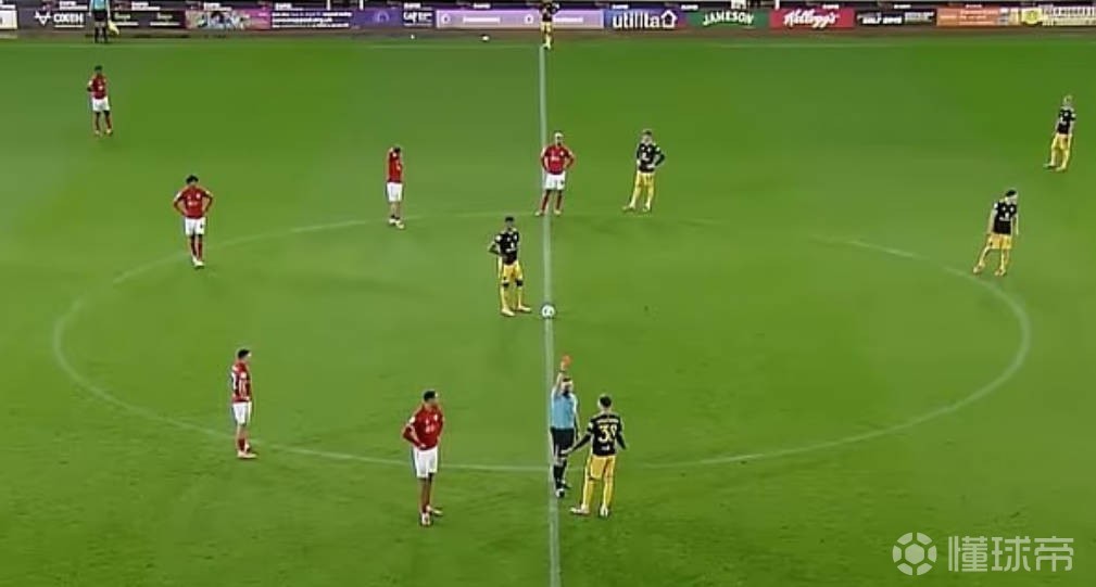 杰克-弗莱彻因说对手是同性恋被禁赛6场，他表示是在回击对方