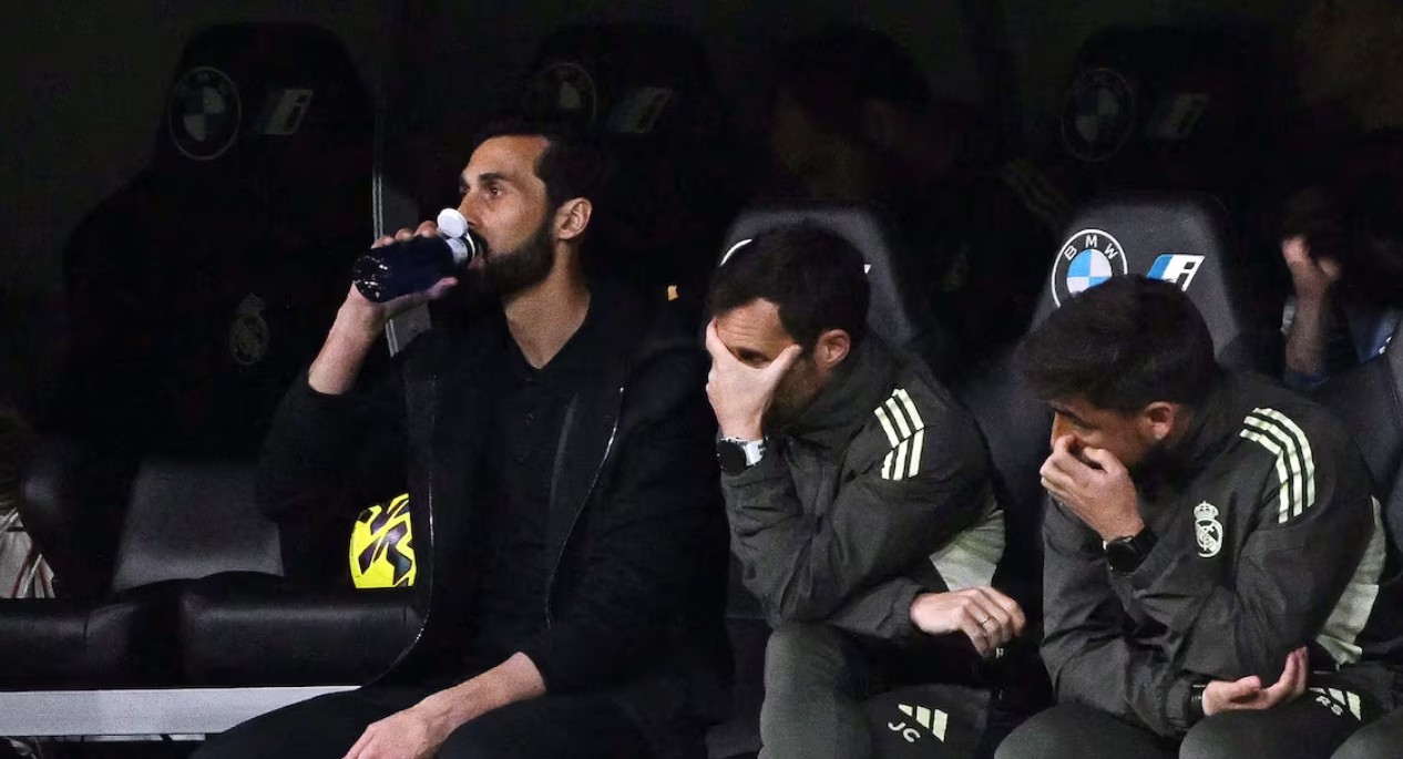 阿斯：皇马正处于悬崖边，教练和球员们都对球队前景缺乏信心