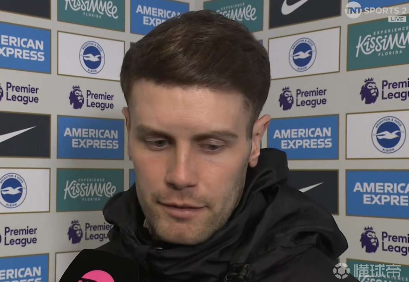 许尔策勒抱怨阿森纳拖延时间：你们见识过门将一场摔倒三次吗