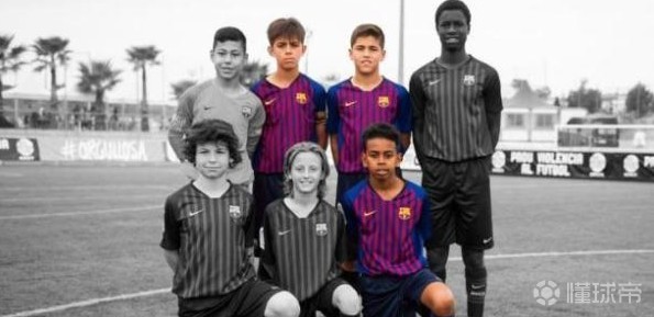 世体介绍亚马尔、库巴西和贝尔纳尔：他们U12就已经一起踢球