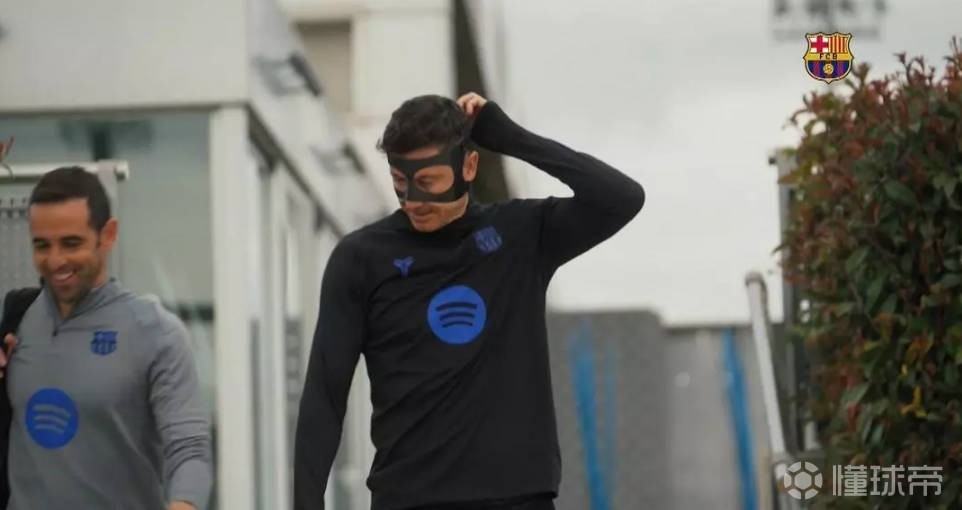 每体：莱万今天参加合练，预计能入选对阵毕包的名单