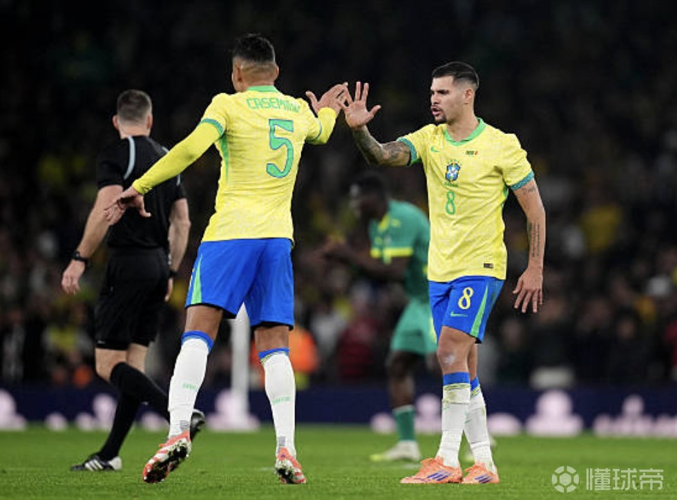 记者：卡塞米罗向曼联推荐了吉马良斯；安德森仍是曼联首选