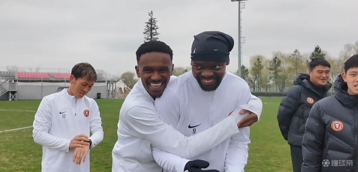 热菲尼奥夸姆本扎：我们铁人队有一个“卢卡库”