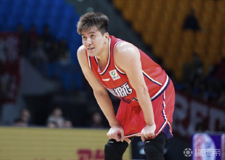媒体人：郭艾伦或将告别CBA，但很多球迷希望他落叶归根重返辽篮