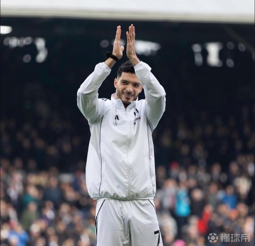 记者：34岁墨西哥老将劳尔-希门尼斯正与富勒姆谈续约