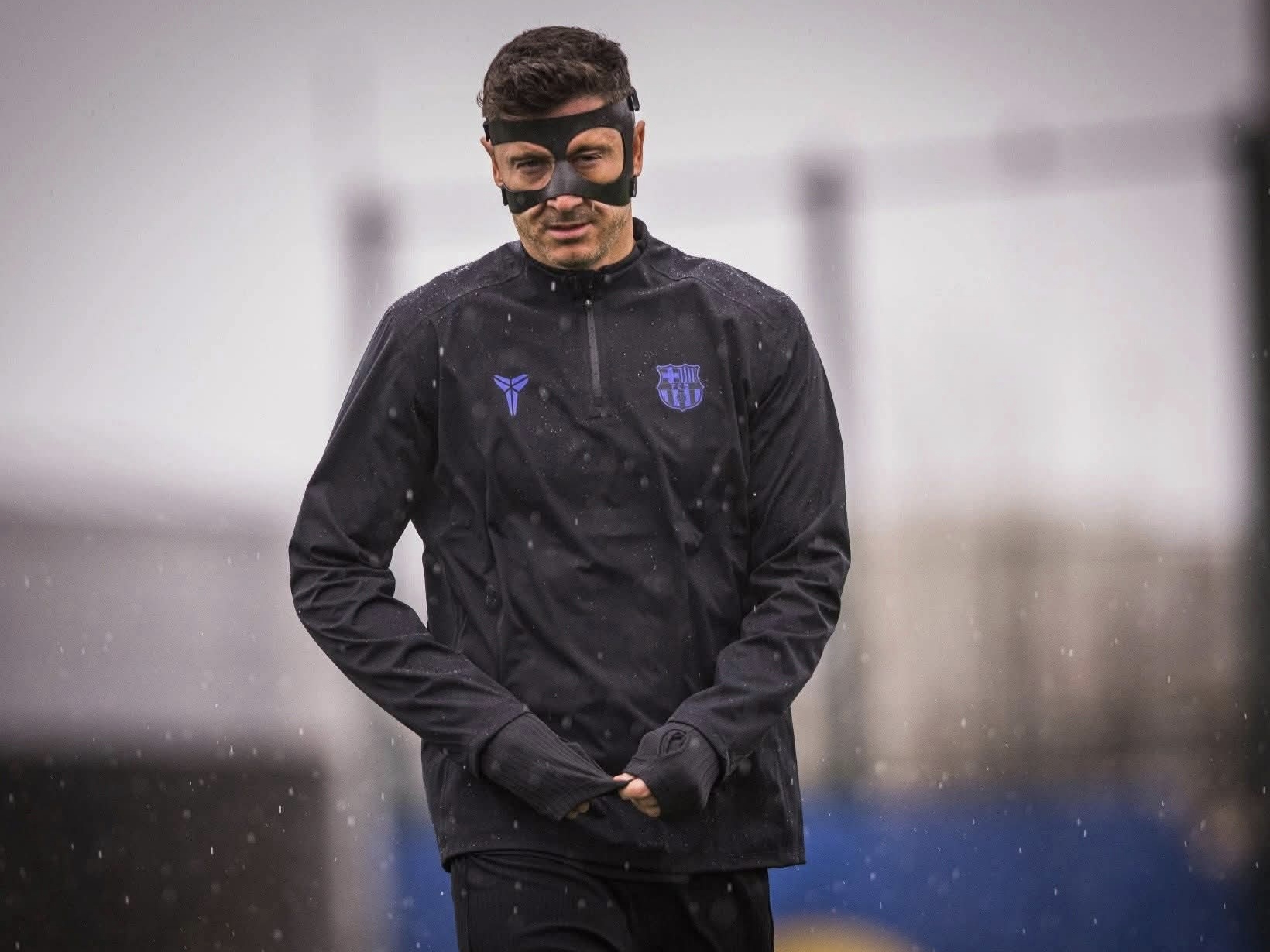 波兰主帅：眼眶伤应该不影响莱万；未确定征召皮耶图谢夫斯基