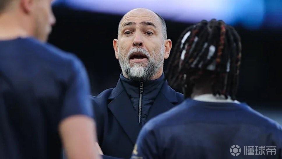 英媒：半场时数千名热刺球迷提前离场，保级的信心在逐渐消失