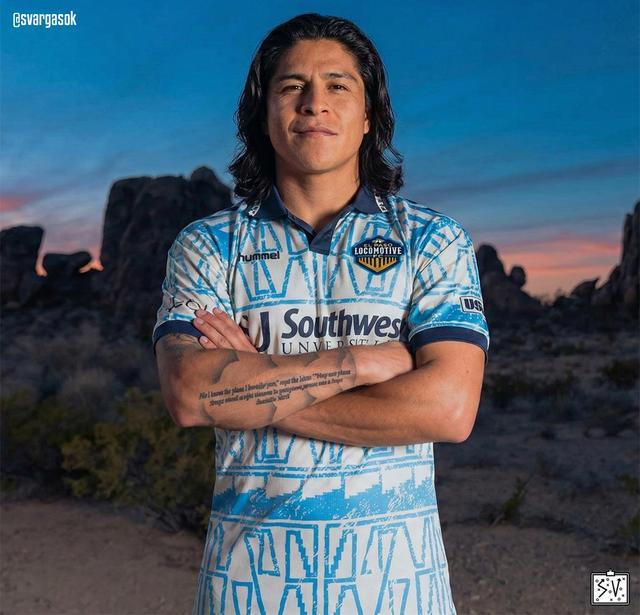 足球就是生命！爆火剧《足球教练》中的丹尼真去踢职业比赛了