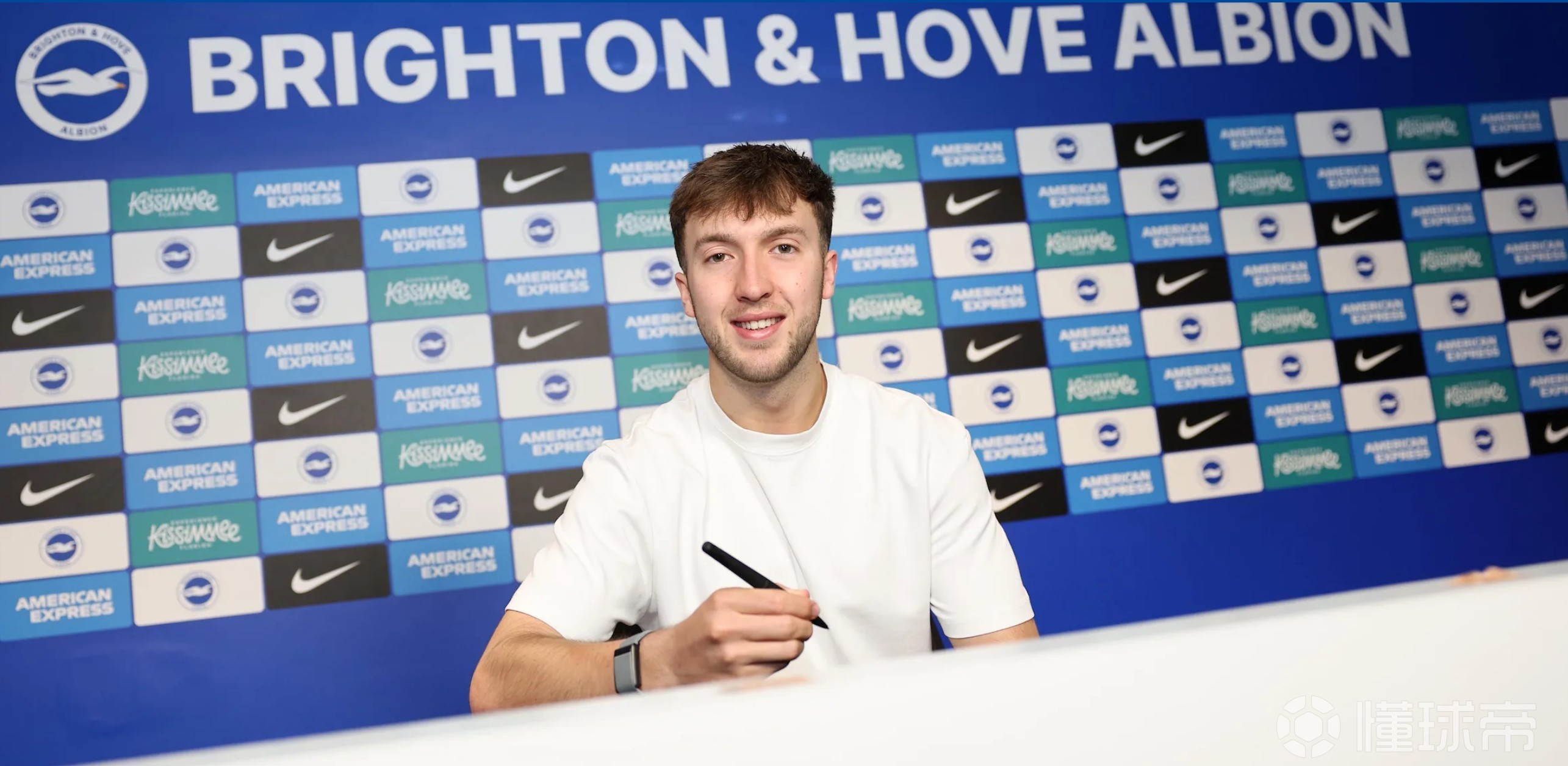 布莱顿官方：欣谢尔伍德与俱乐部续约，合同至2029年6月