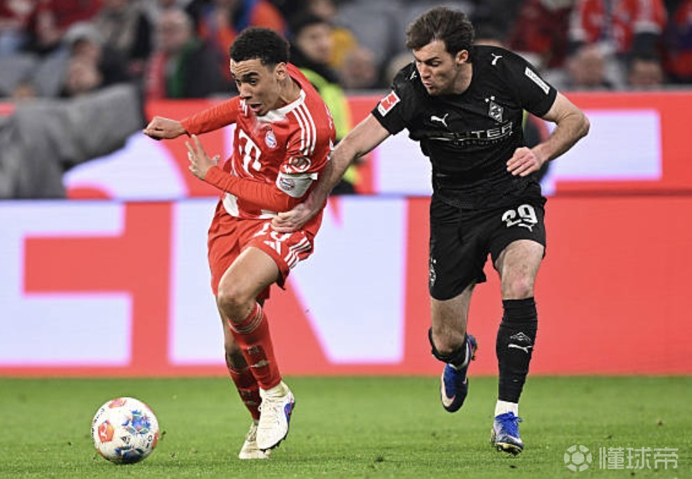 穆西亚拉：我还落后凯恩几个点球呢；队长袖标有点沉重