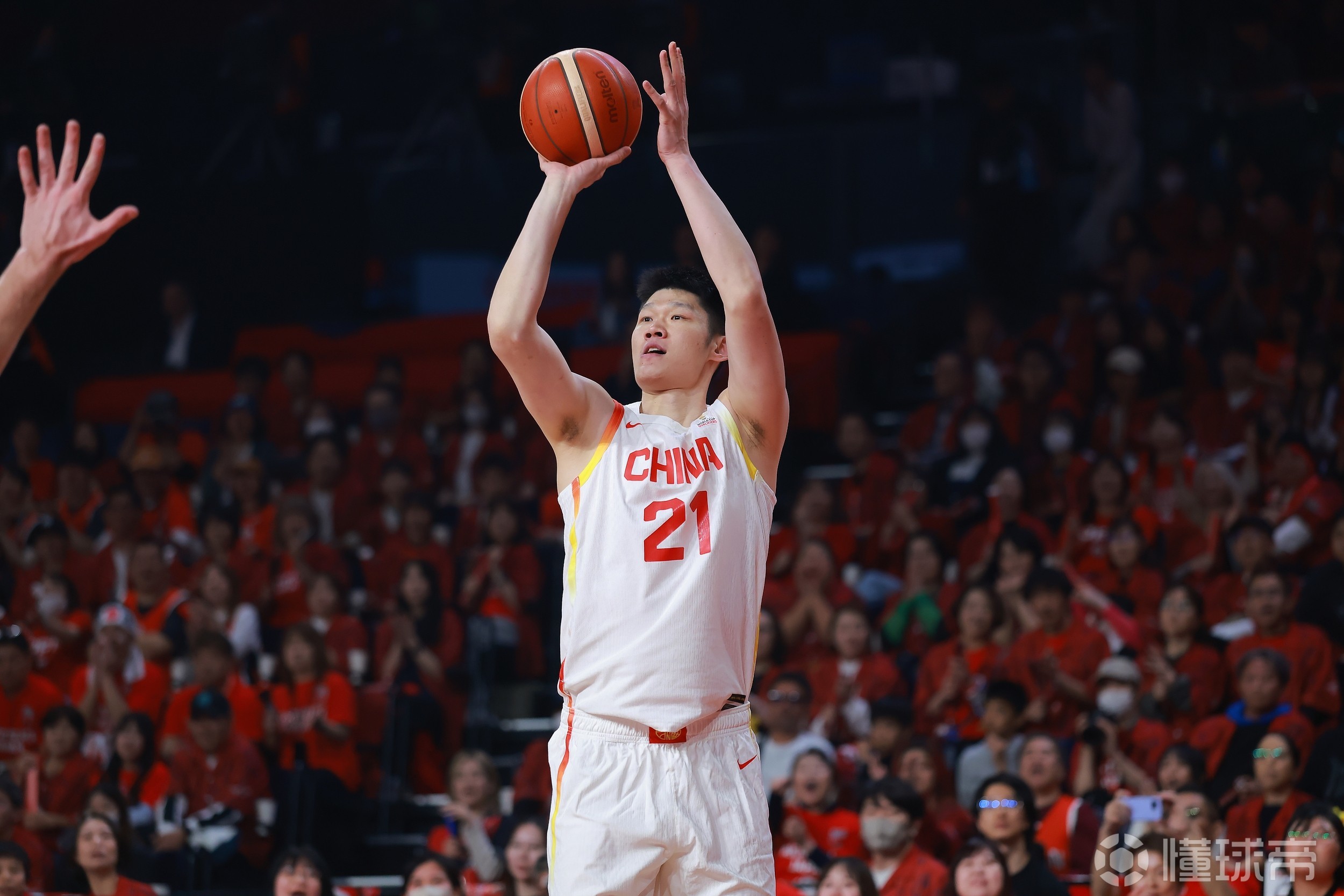 胡金秋：最爱玩金铲铲，第一份工资和队友吃了麦当劳