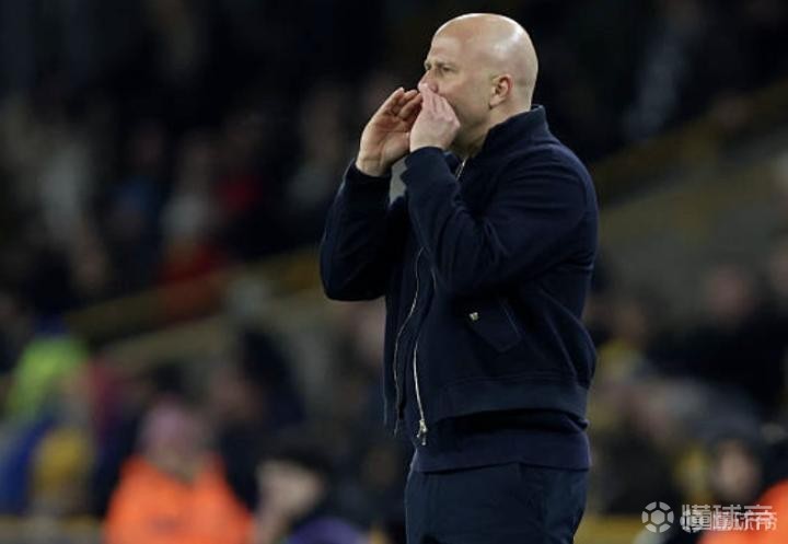 记者：利物浦仍然支持斯洛特，欧冠资格才是衡量的唯一标准