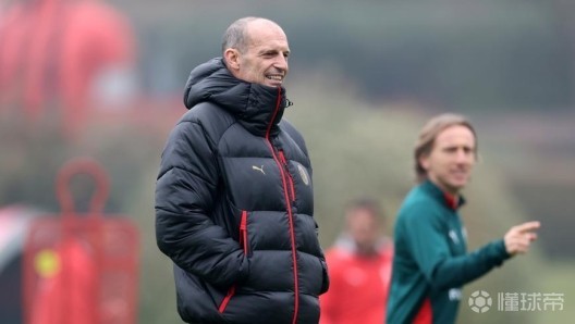 回应有关自己未来的猜测，囧叔：合同到27年，我在米兰很开心