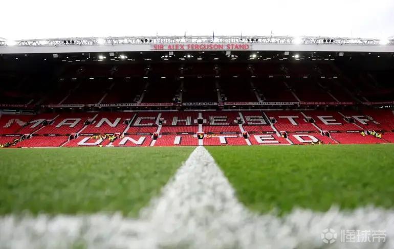 TA：曼联挖了曼城青训主管达伦-休斯，后者在曼城已工作12年