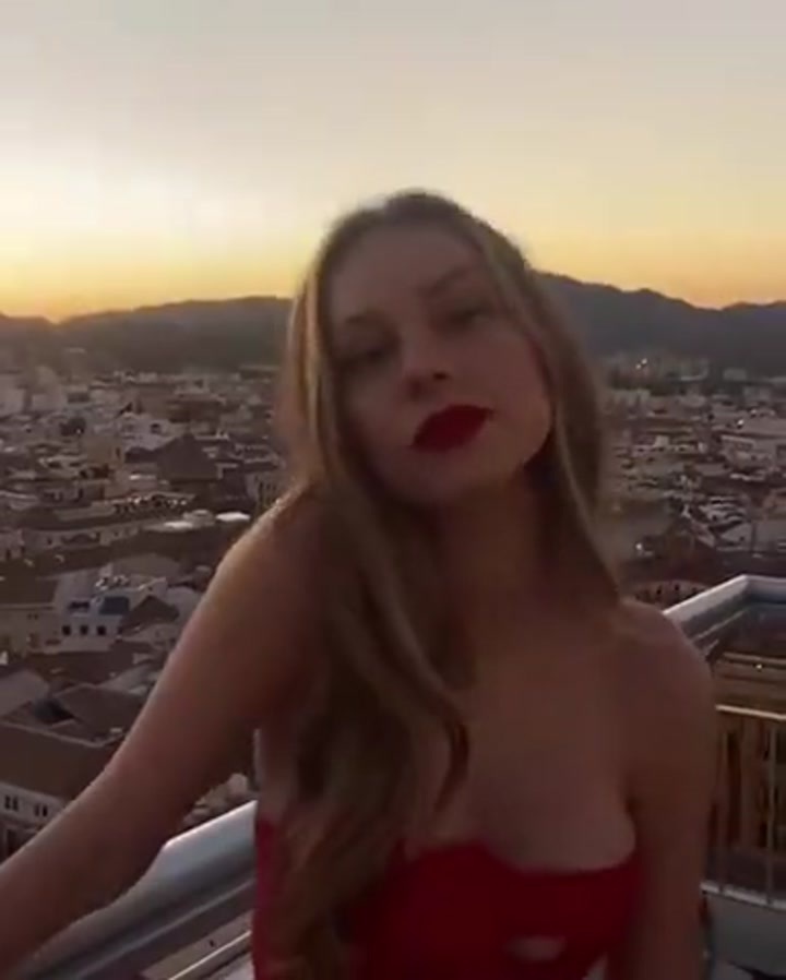 西班牙知名女模特！姆巴佩绯闻女友爱珀斯托