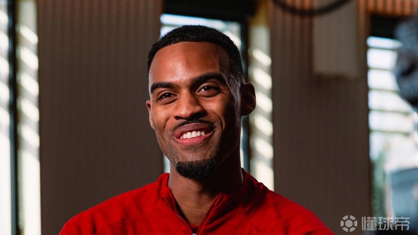 赫拉芬贝赫：我以前总说不喜欢防守，但现在很享受断球的感觉