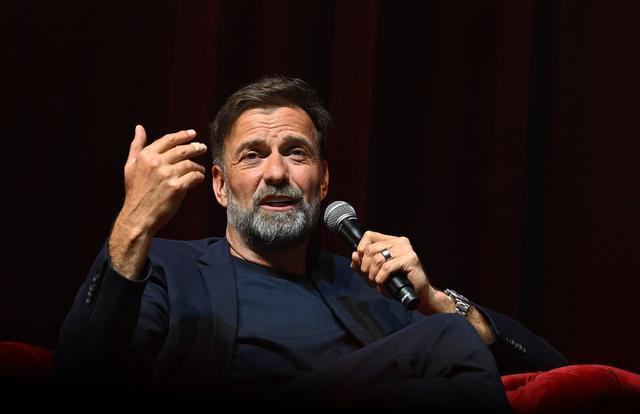 去皇马还是回红军？经纪人急辟谣：渣叔沉迷当高管！