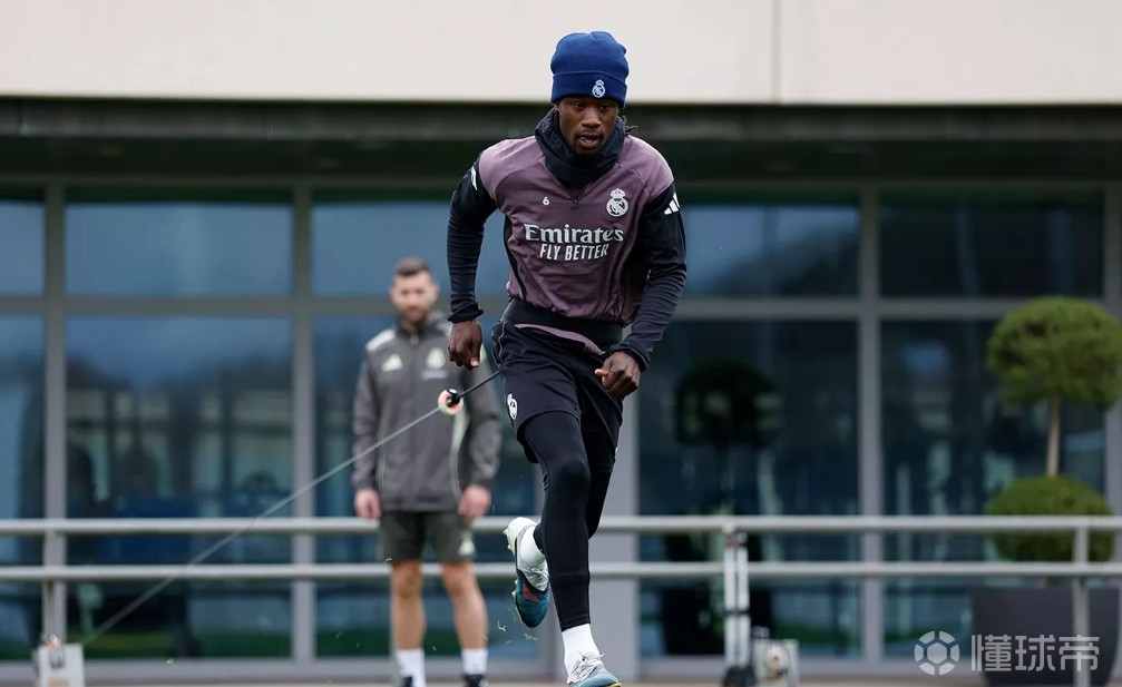 官方：卡马文加回归训练备战曼城；吕迪格和卡雷拉斯单独训练