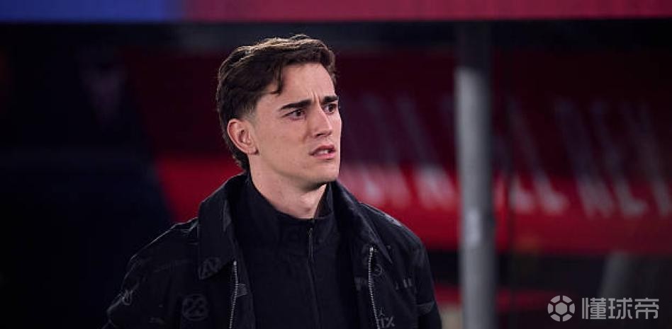 世体：加维已随巴萨抵达纽卡斯尔，下榻酒店位于郊区远离喧嚣