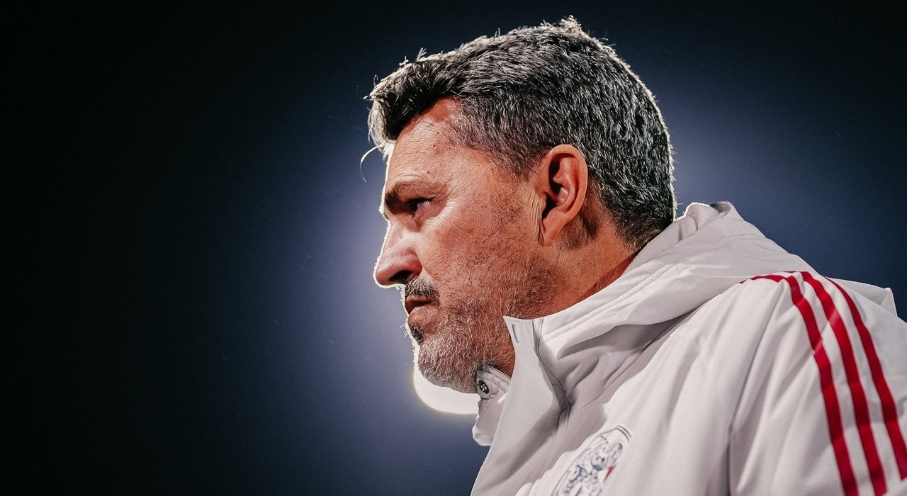 官方：阿贾克斯二队主帅奥斯卡-加西亚成为一队新主帅