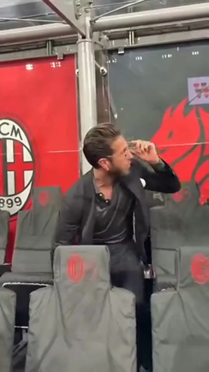 拉莫斯现身圣西罗球场 为莫德里奇和AC米兰助阵