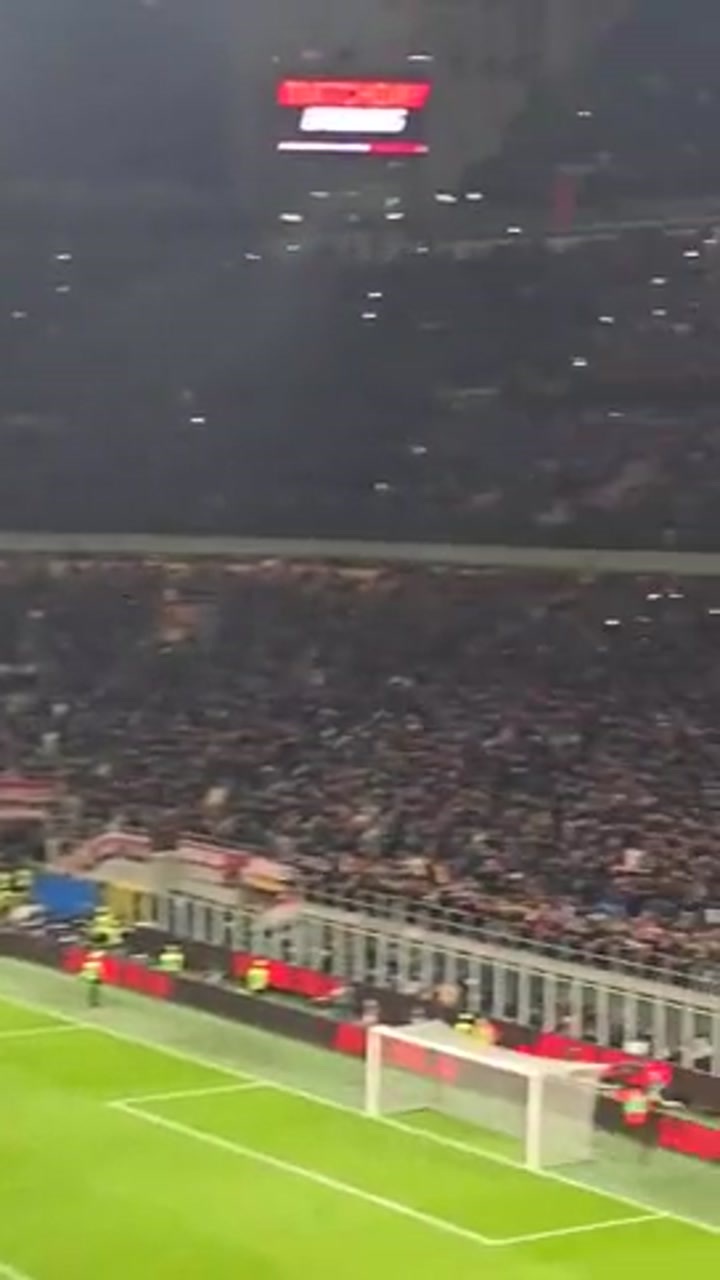 实拍米兰德比终场哨响时刻 球员球迷庆祝胜利