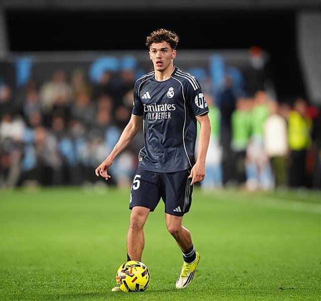 皇马伤病潮逼出神兵！阿韦洛亚提拔小将抢戏卡马文加