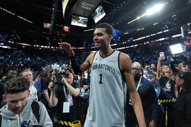 马刺近15战14胜接连掀翻东西部第一 这赛季真的可以夺冠了？