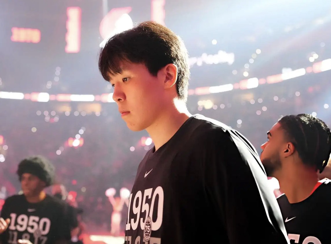 被吐槽只讲杨瀚森，解说：别本末倒置，没他你都看不到这场球