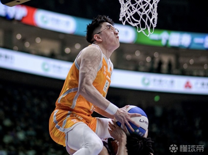 扣篮大赛冠军张鼎岩：从小梦想是打CBA，决赛已经超常发挥了