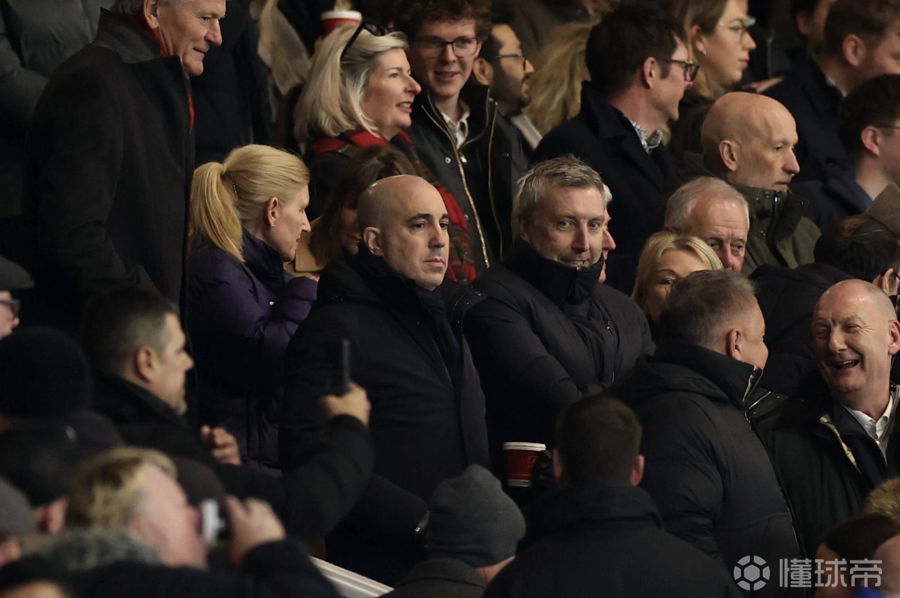 经济环境不佳，TA：球迷咨询委员会再次建议曼联冻结票价