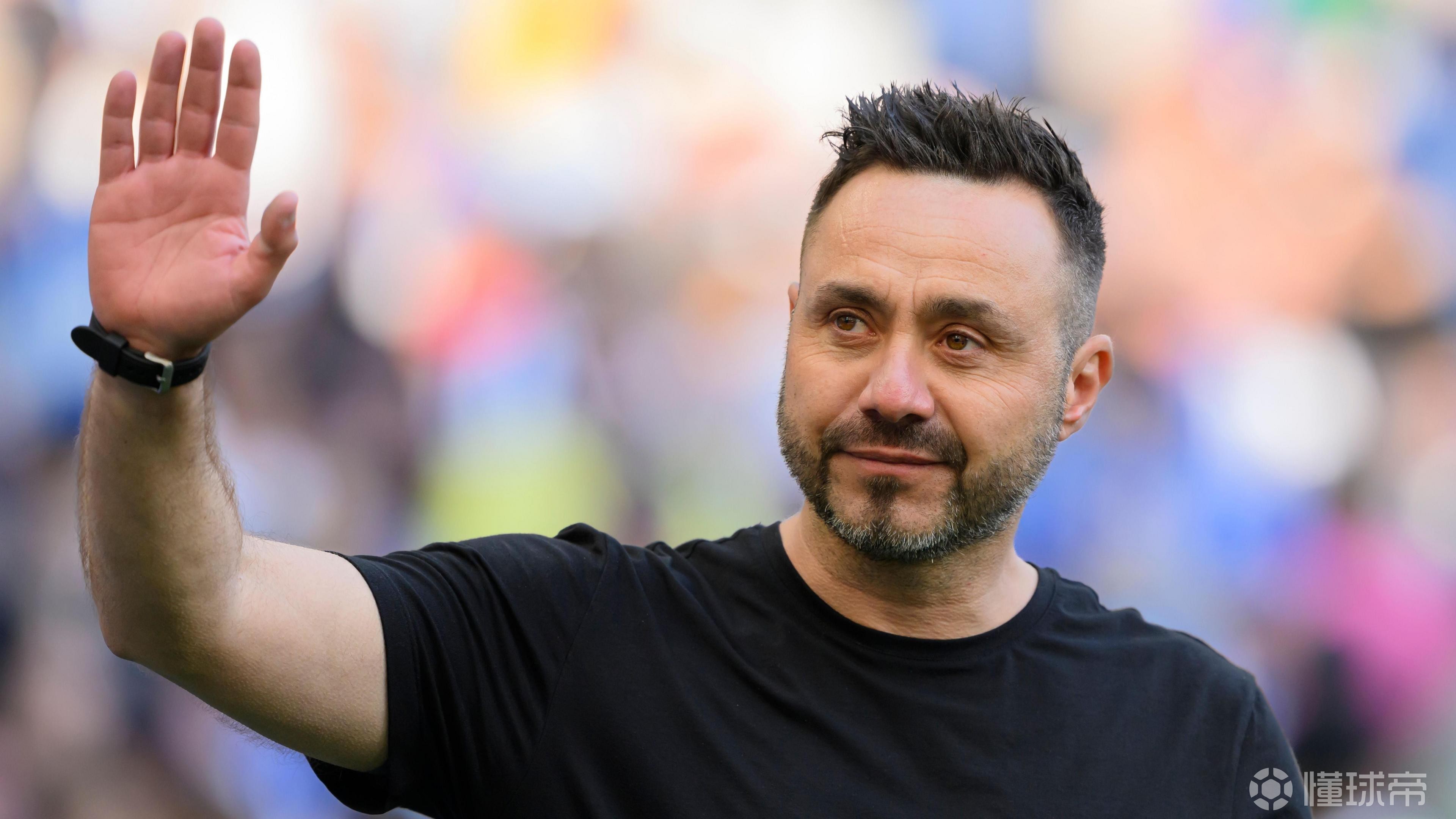 电讯报：热刺有意德泽尔比，但他本人目前对曼联帅位更感兴趣