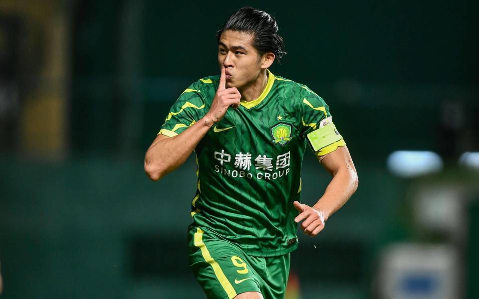 中超超巨失误！张玉宁“拯救”方镜淇，3战三镇均进球追平法比奥