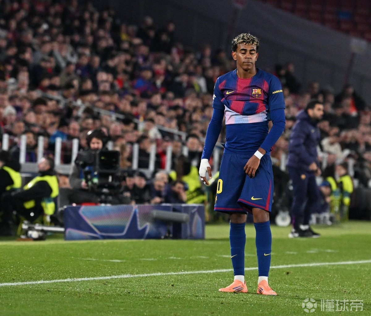 身背黄牌，亚马尔等巴萨4人面临欧冠1/8决赛次回合停赛风险