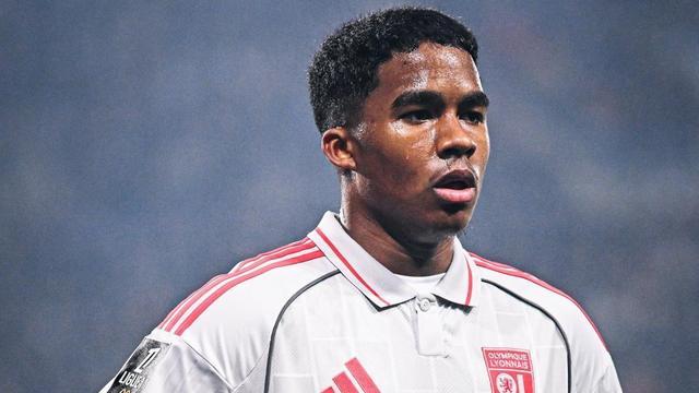 恩德里克法甲迎水逆！独狼浪射遭狂嘘，法媒痛批灾难级表现