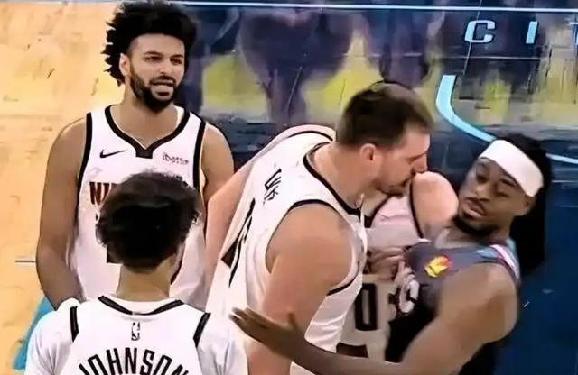 雷霆主帅谈多尔特约基奇冲突： 多尔特的动作是毫无必要的