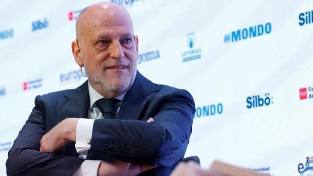 足坛炸锅！特巴斯确认：越位规则要大改，前锋们的春天要回来了！