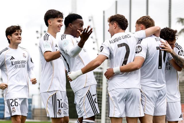 皇马叫停保级聚餐！C队小将没吃成饭，反倒化悲愤为力量4-0大胜