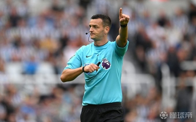 英超第30轮裁判：麦德利执法阿森纳vs埃弗顿，奥利弗执法曼城