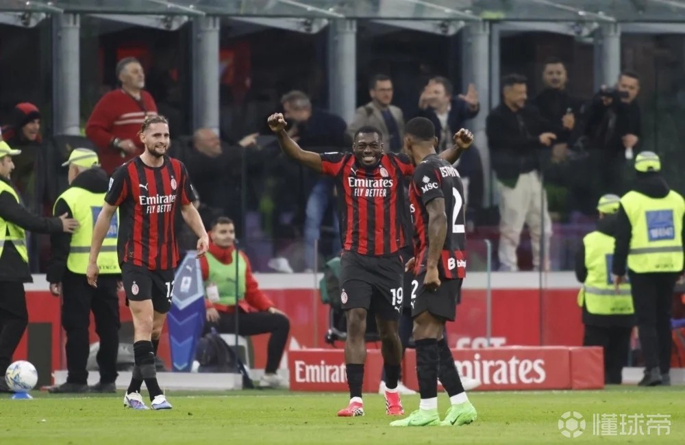 福法纳效力于米兰期间已助攻13次，为队内同期并列最多