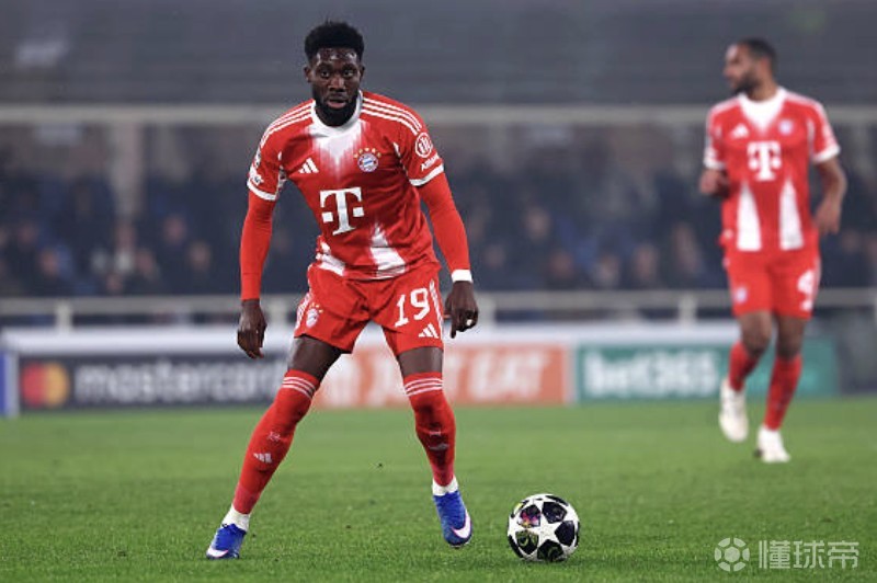 埃贝尔：戴维斯是肌肉方面的问题；乌尔比希严重头痛还迷糊