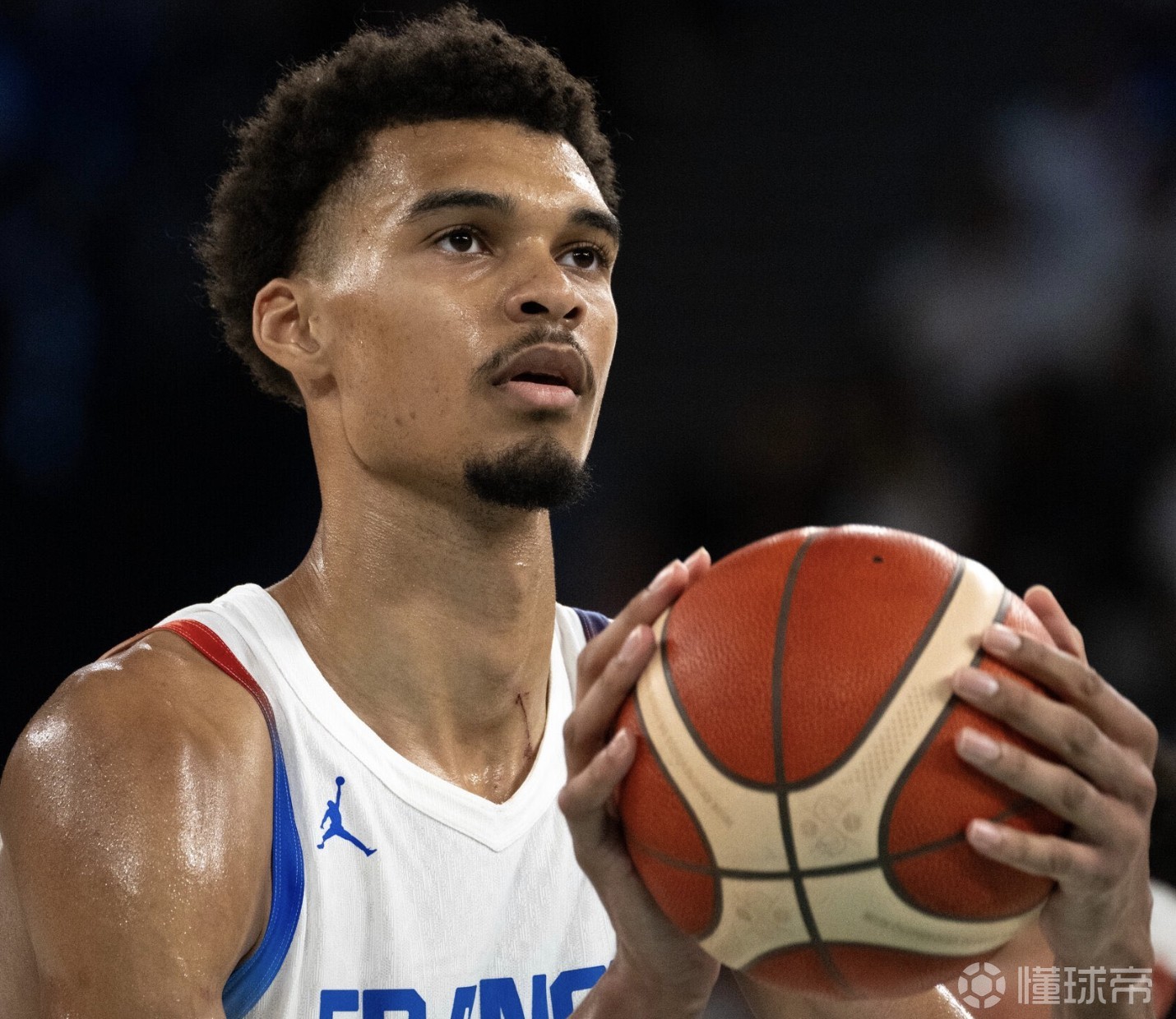 记者：文班亚马在法国的黑粉比在美国还多