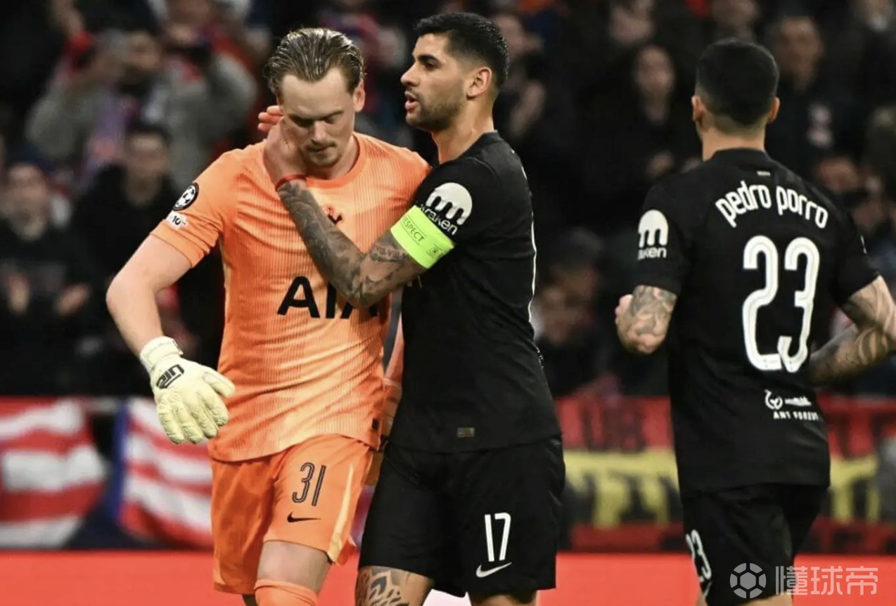 金斯基17分钟被换下是欧冠门将位置第四早换人，前三均因伤病