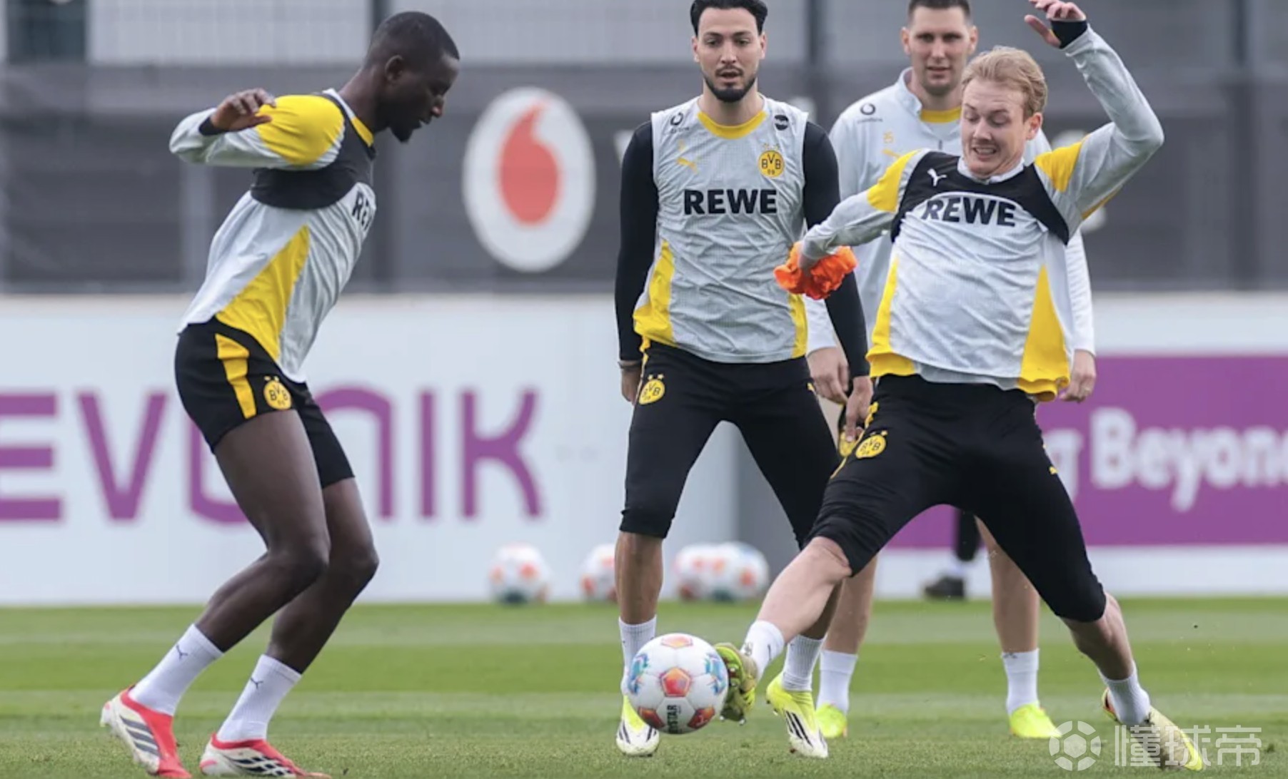 图片报：吉拉西计划五月初决定未来，米兰有意；阿德耶米想走