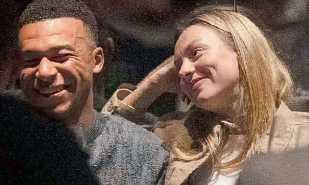 甜蜜！八卦杂志晒姆巴佩与女友深夜幽会打保龄球约会照