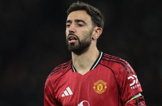 名记：如果曼联能让B费确信自己仍不可或缺，他将会考虑留队